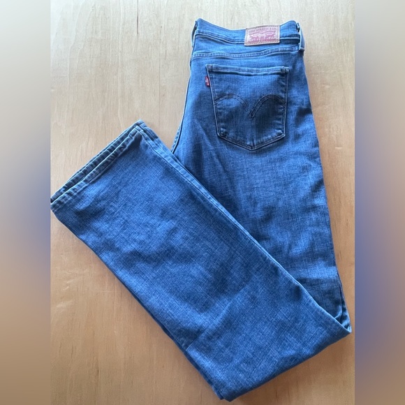 Levi’s Classic Fit Bootcut Jeans. - Picture 6 of 7